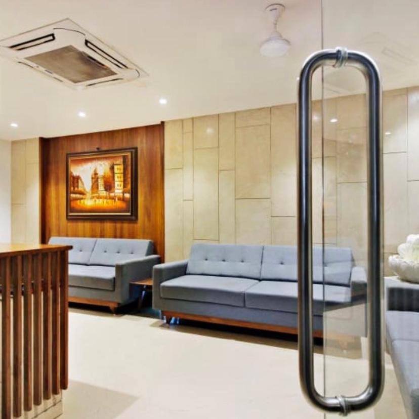 Hotel Regency Surat Exterior photo